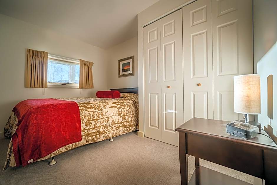 Sun & Ski Inn and Suites