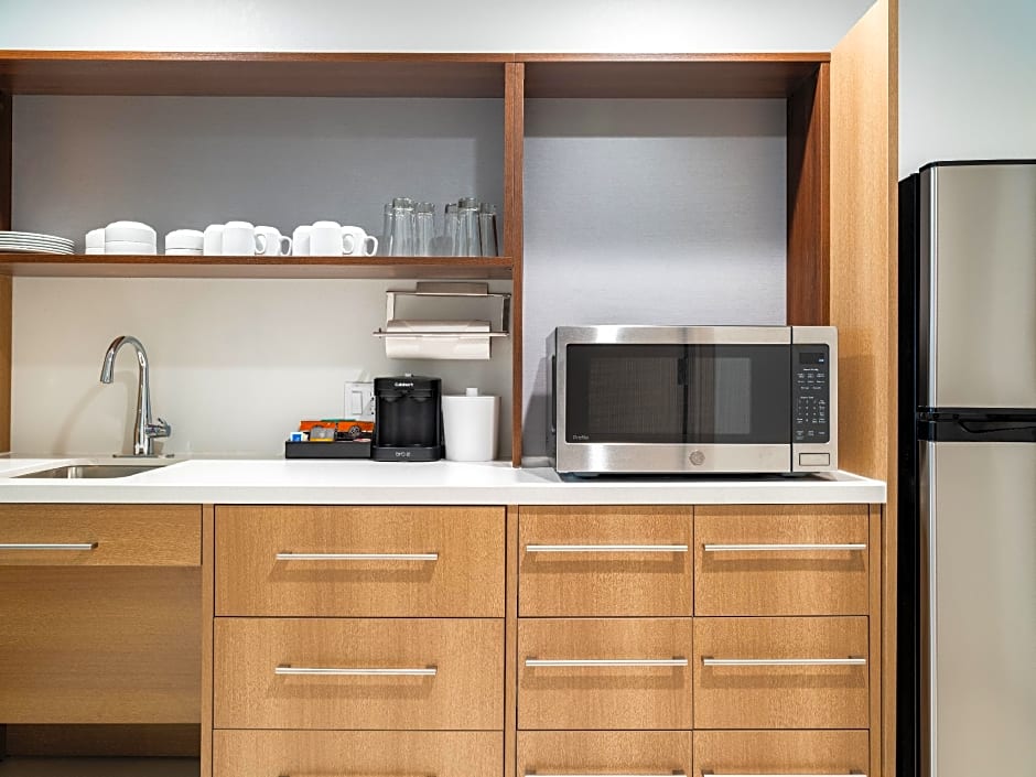 Home2 Suites by Hilton Atlanta Airport College Park