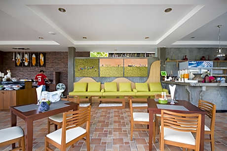 Phi Phi Nice Beach Hotel Hip