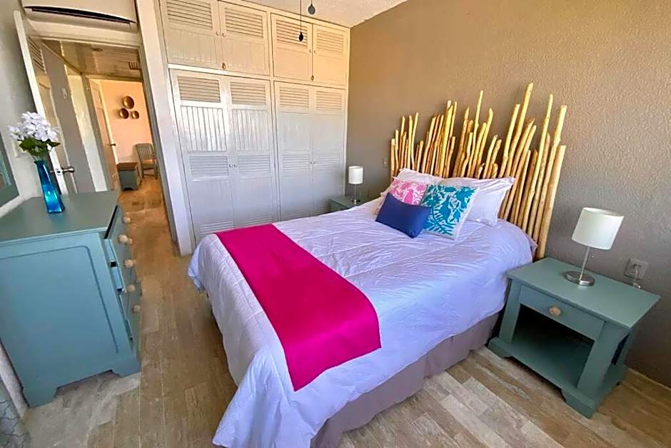 Oceanfront Condo BM By Andiani