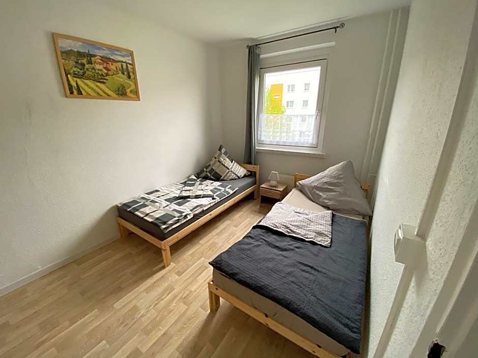 Monteur und Ferienwohnung in Magdeburg mit 3 Schlafzimmern 6 Personen BTR 174