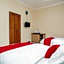 RedDoorz At Villa Akbar 3