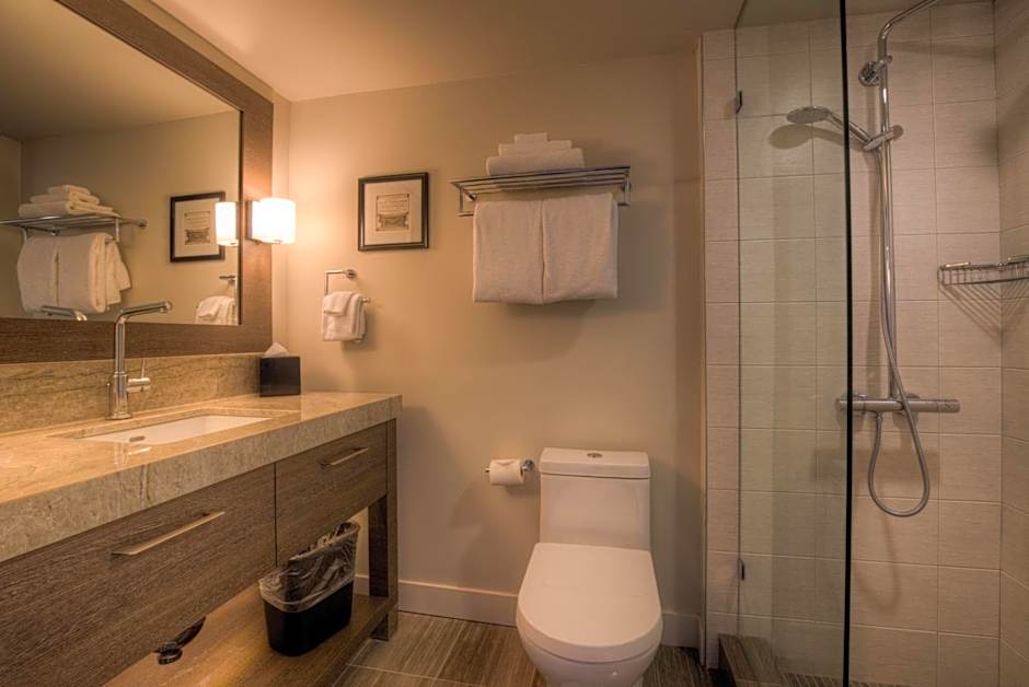 Oceanfront Suites At Cowichan Bay