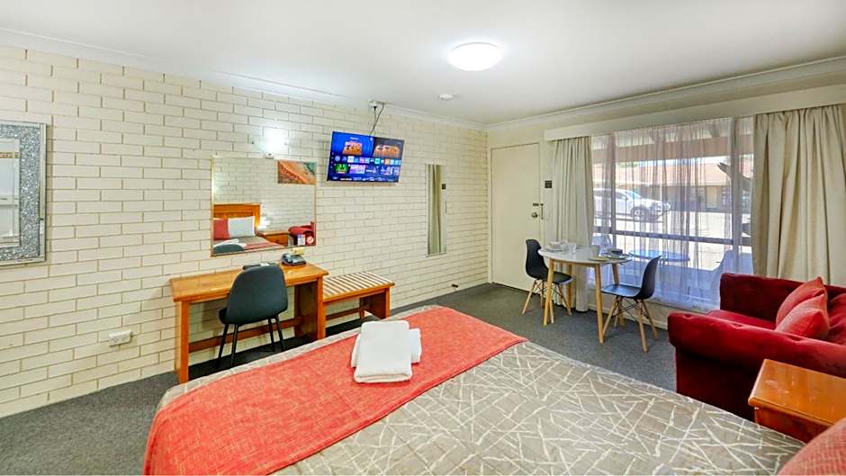 Top of the Town Motel