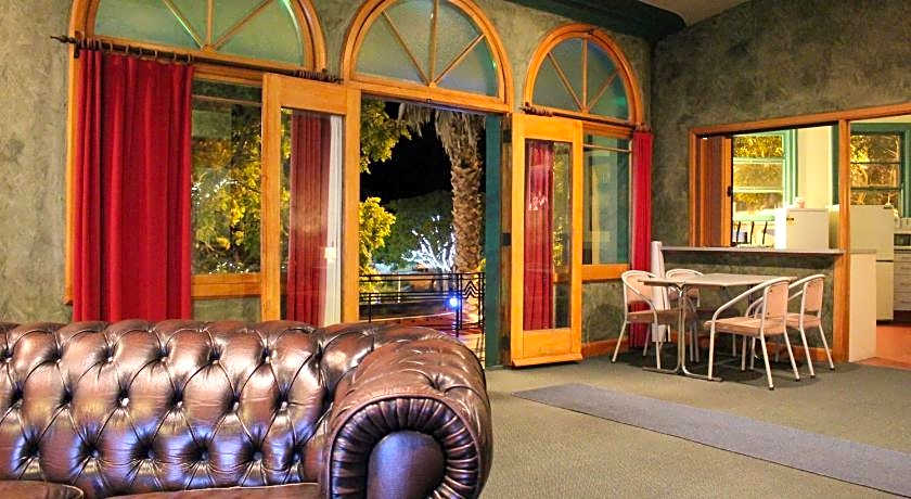 Whakatane Hotel