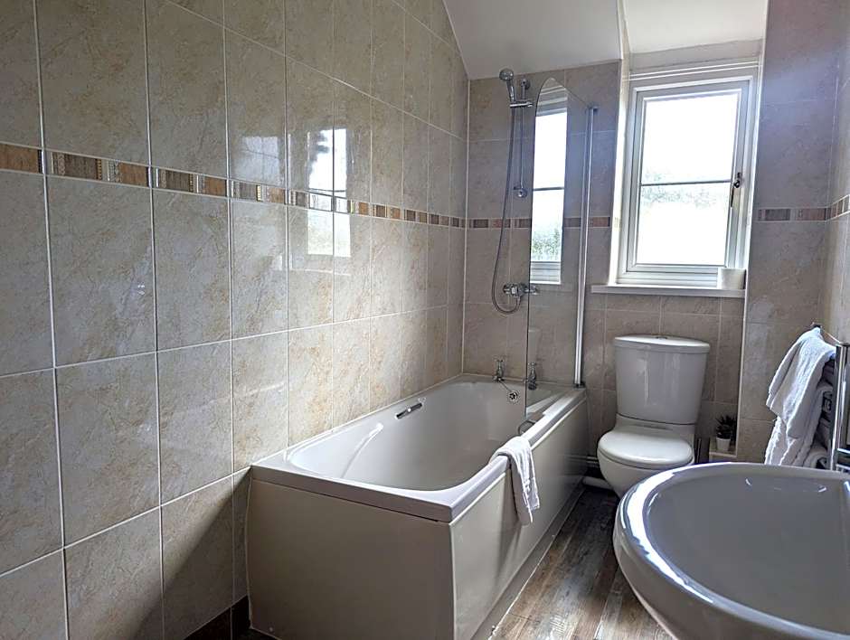 The Lodge by Cefn Tilla