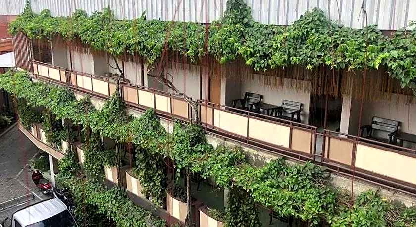 Hotel Lestari Near Lippo Plaza Mall Jember