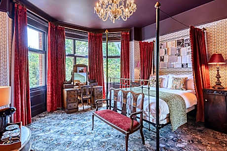 Double Room with Four Poster Bed