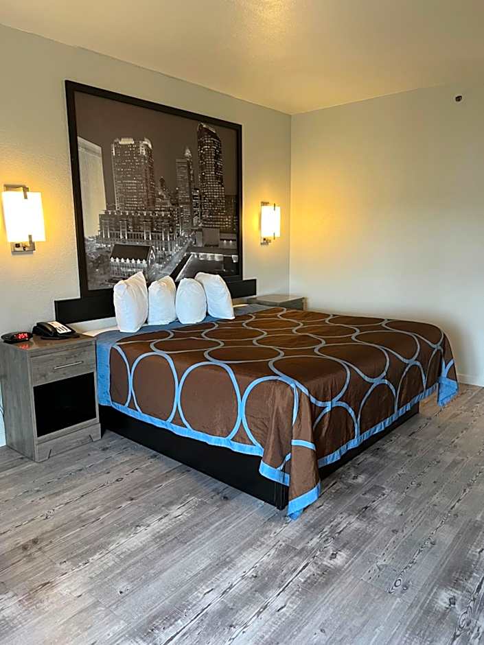 Super 8 by Wyndham Clemmons/Winston-Salem Area