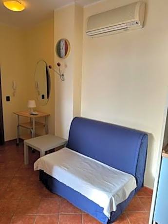 One-Bedroom Apartment - Annex