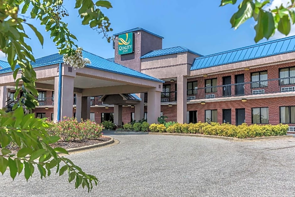 Quality Inn Calera I-65 exit 231