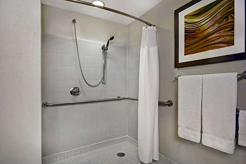 Courtyard by Marriott Republic Airport Long Island/Farmingdale