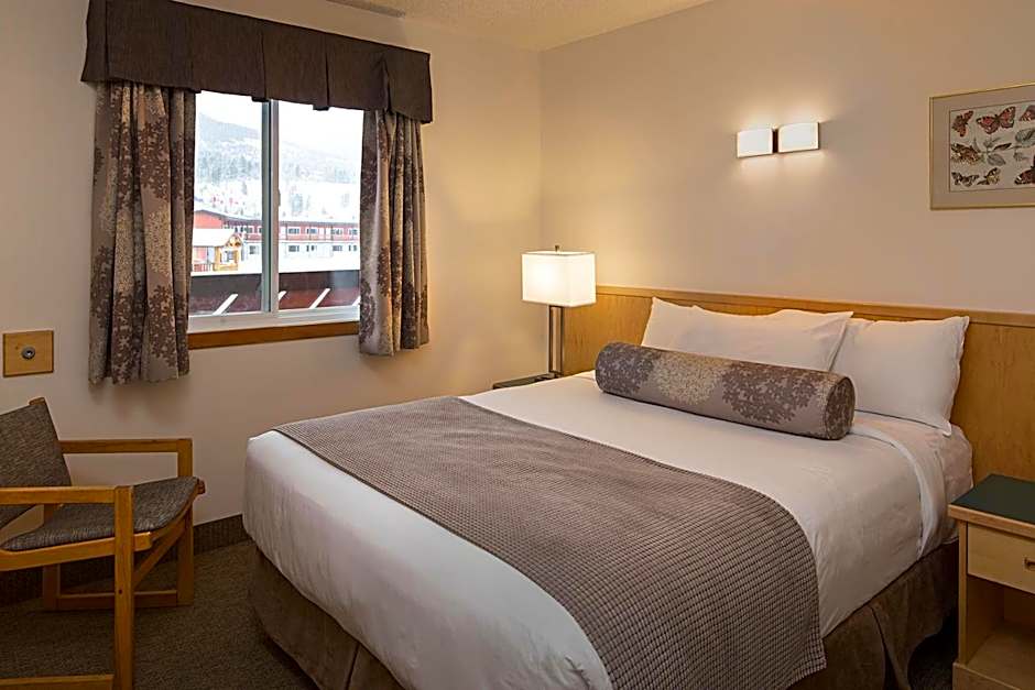 Rocky Mountain Ski Lodge