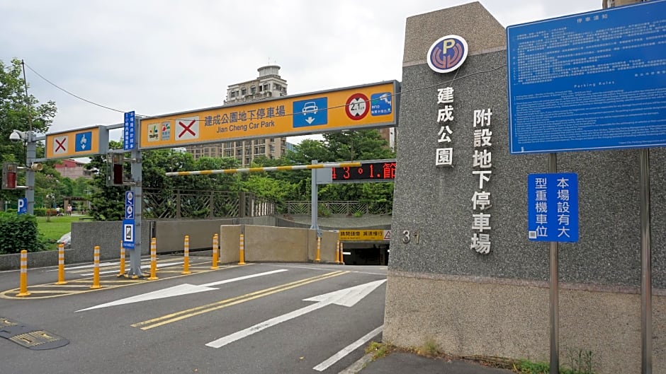 Chian Huei Business Hotel