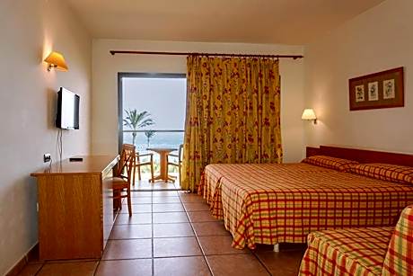 Double Room with Sea View (3 Adults)
