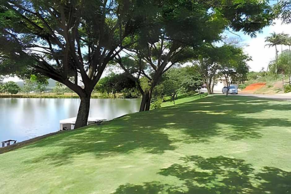 Suíte com Vista para o Lago em Capitólio em Escarpas do Lago