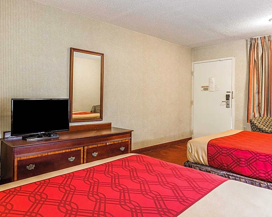 Econo Lodge Inn & Suites Matthews - Charlotte
