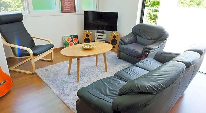 Andong Poonggyung Hostel N Library