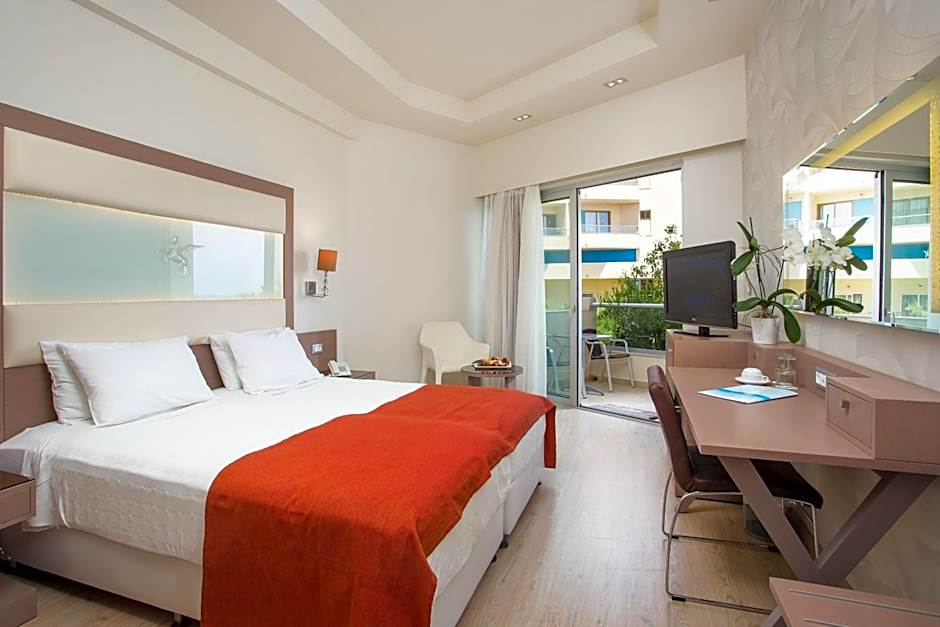 Pegasos Deluxe Beach Hotel