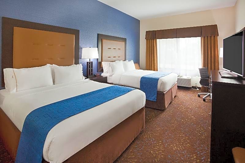 Holiday Inn Express & Suites Davenport North