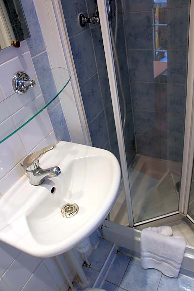 Arty Paris Porte de Versailles by River