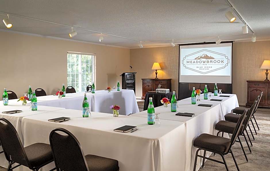 Meadowbrook Inn