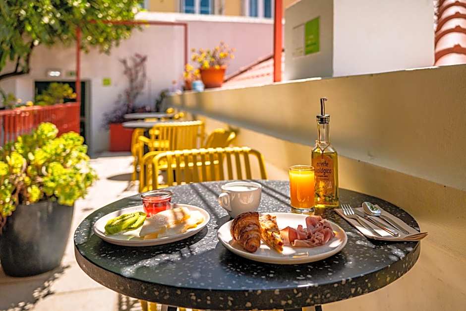 Casa do Bairro by Shiadu