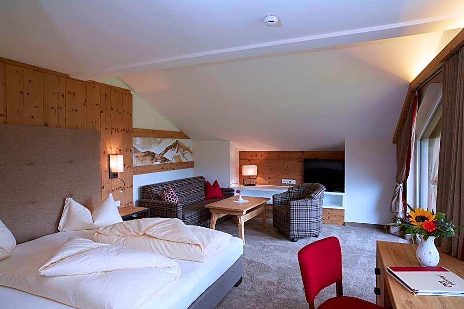 Almhotel Told