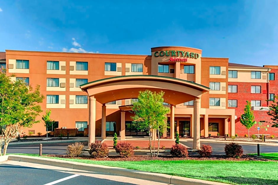 Courtyard by Marriott Anniston Oxford