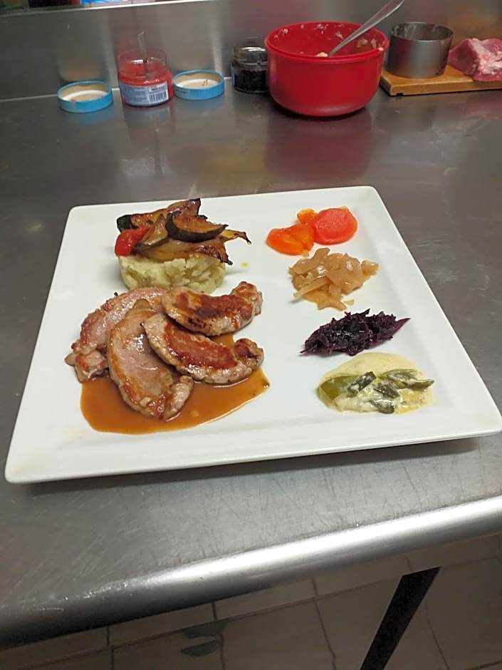 Logis Hotel Restaurant de la Dore