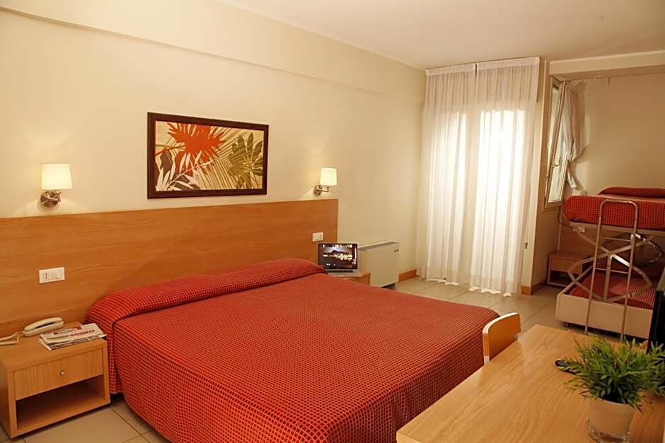 Hotel Majorca sul Mare in centro a Riccione con Area Fitness