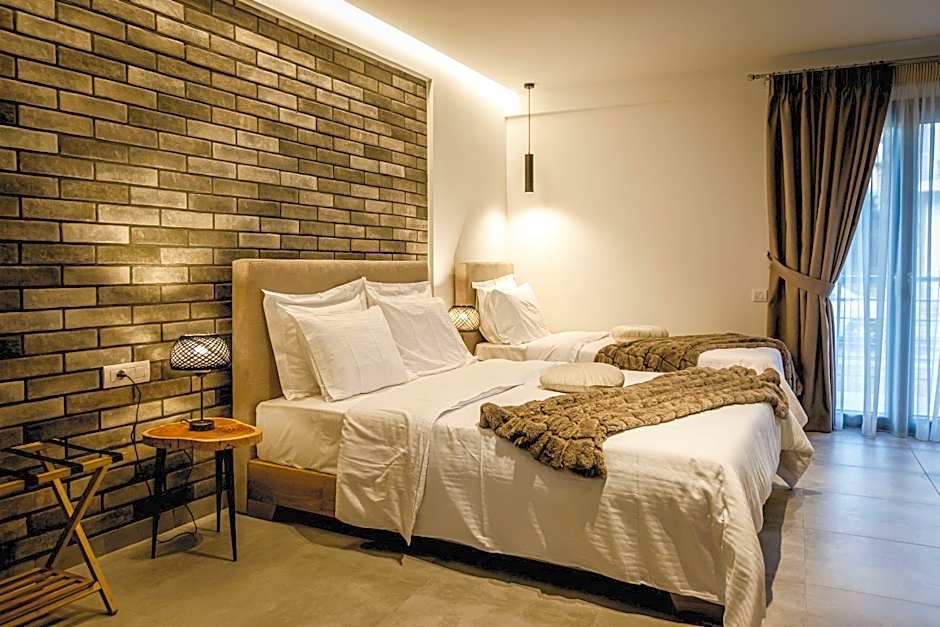 Naias Nemeia Luxury Rooms