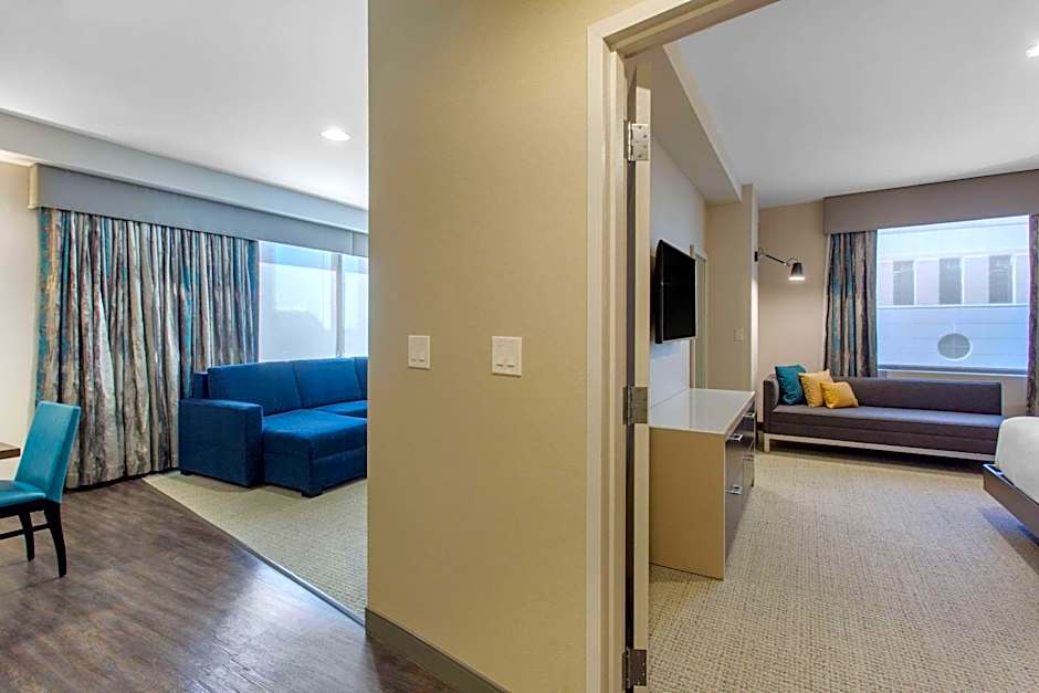 Cambria Hotel Philadelphia Downtown Center City