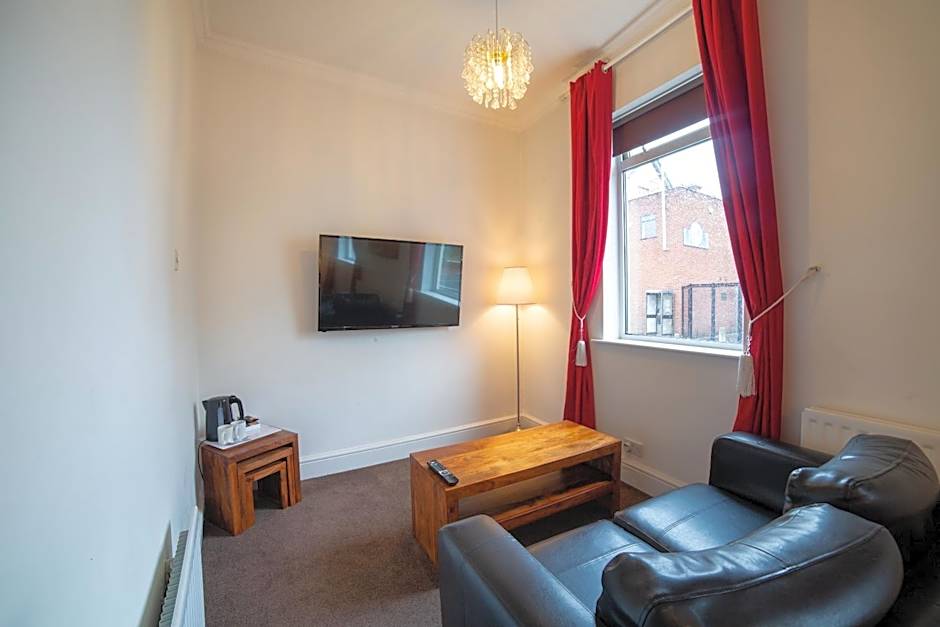 OYO The Douglas Hotel