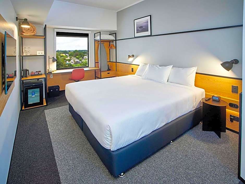 Ibis Hamilton Tainui