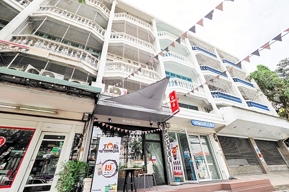 Bossa House Hostel & Cafe