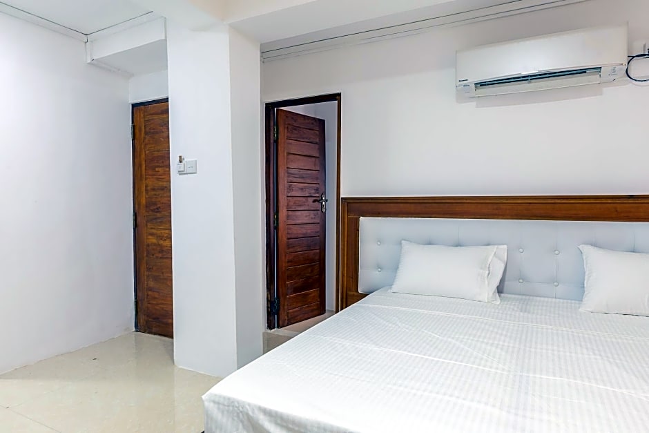 Metro Port City Hotel