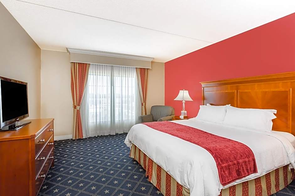 Photo 1 of 7 of 1 King Bed, Mobility Accessible
