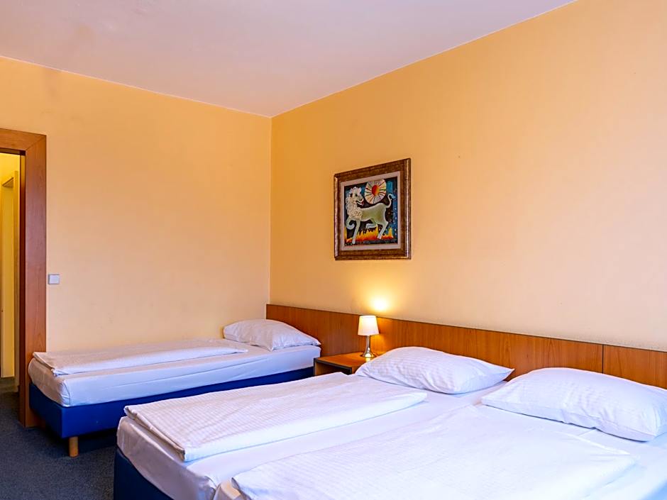 Good Morning + Berlin City East