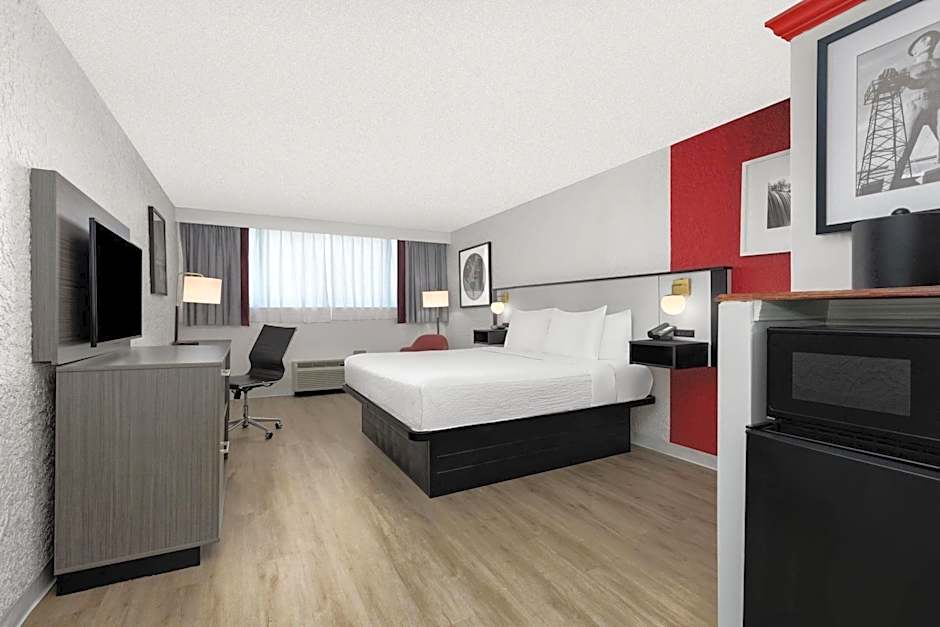 Ramada by Wyndham Tulsa Broken Arrow