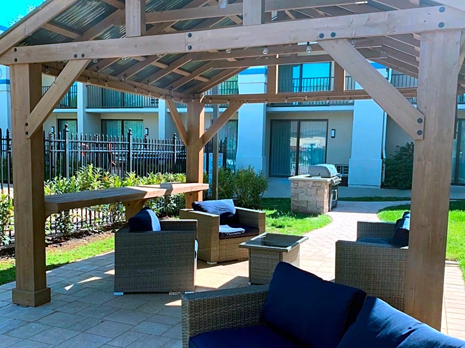 The Hub Middletown Red Bank- Best Western Signature Collection