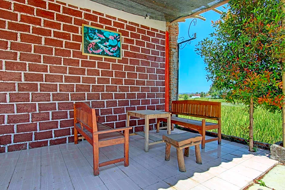 OYO Life 93010 Omah Bareng Syariah Sambisari