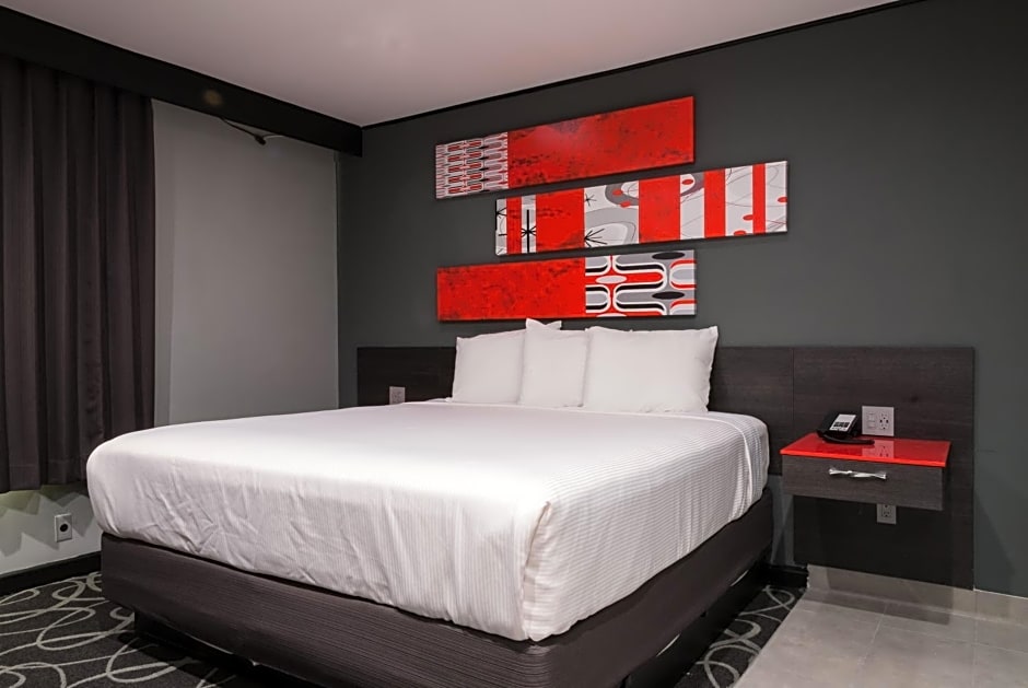 Astro Pasadena Hotel
