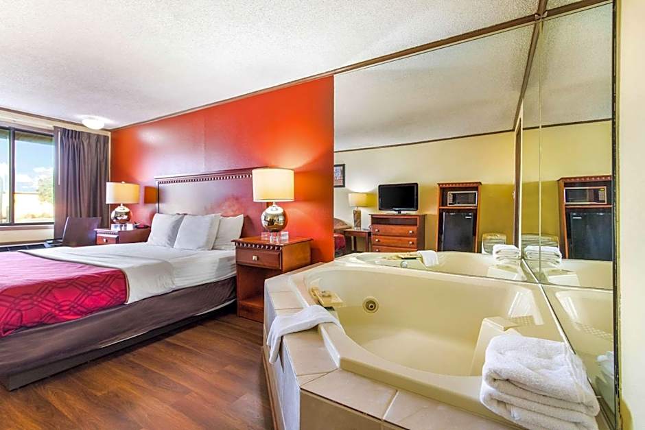 Econo Lodge Norwalk