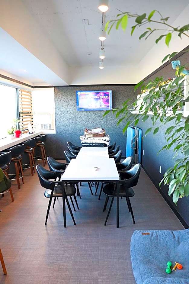 Mozzi Hostel