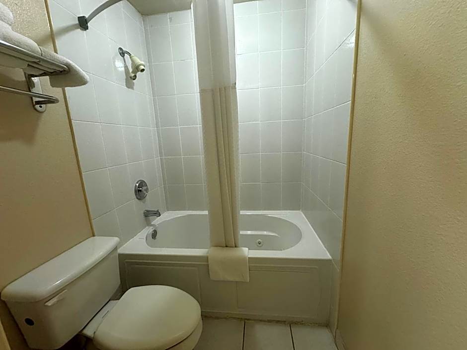 Super 8 by Wyndham Giddings