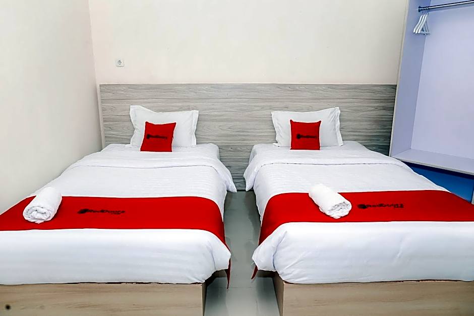 RedDoorz Plus at GNG Hotel El Tari Airport Kupang