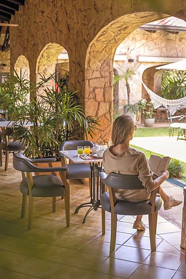 Las Lomas Casa Hotel