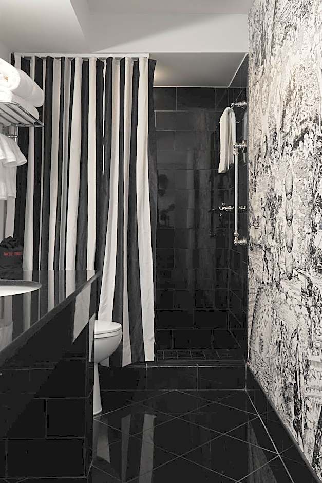 Photo 1 of 1 of Junior Suite, Pool View