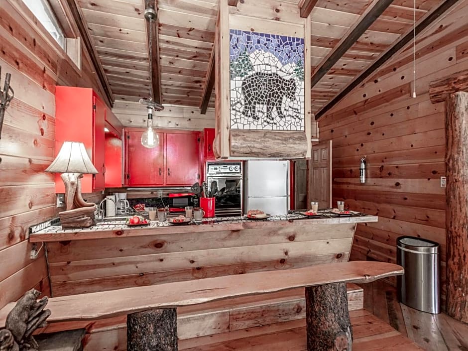 Big Bear, 3 Bedrooms, Stone Fireplace, Midtown, Sleeps 8
